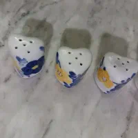 نمکدان گل پنبه ای قدیمی  دوجفت قلبی بسیارزیبا ونو|کلکسیون اشیاء عتیقه|لاهیجان, انقلاب|دیوار