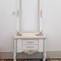 میز آینه و شمعدان