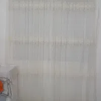 پرده حریر گلدار تمیز وسالم سالم