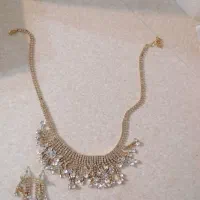 گوشواره و گردن‌بند آبکاری طلا
