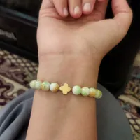 دستبند سبز رنگ