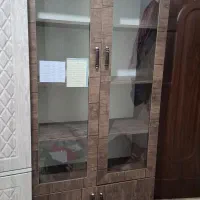 کتابخانه کمدی با در شیشه ای|کتابخانه، شلف، قفسههای دیواری|قرچک, میرزائی شمالی|دیوار