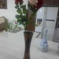 گلدان چوبی به همراه گل