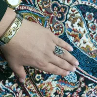 انگشتر و دستبند