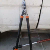 یک عدد قیچی شاخه زنی