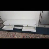میز زیر تلویزیون
