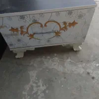 دوتا کشوپاتختی با صندلی میزآرایش