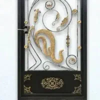 نیازمند در حیاط خلوت هستم