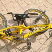 دوچرخه|دوچرخه، اسکیت، اسکوتر|گرمی, |دیوار