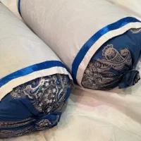 بالش لوله ای
