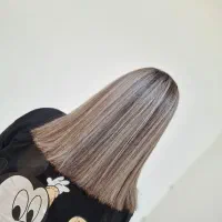 خدمات رنگ و لایت و کراتین و احیا