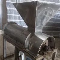 دستگاه آب گوجه گیری اصل، ابزارآلات صنعتی