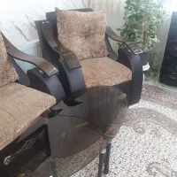 مبل ۷نفره راحتی چرم و مخل با میز اصلی|مبلمان خانگی و میز عسلی|مشهد, حجاب (شهرک غرب)|دیوار