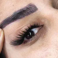 کاشت ناخن کاشت مژه پاکسازی پوست.پدیکور.اپلاسیون