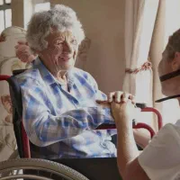 پرستاری از سالمند خانم سالم شبانه روزی