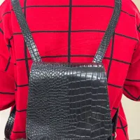 کوله چرم|کیف، کفش، کمربند|اصفهان, شیخ اشراق|دیوار