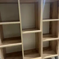 کتابخانه بسیار تمیز در حد نو