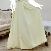 لباس مجلسی|لباس|قم, قلعه یزدیها|دیوار