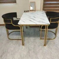 میز و دو عدد صندلی
