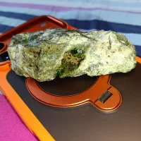 سنگ راف گارنت سبز Green Garnet Gemstone