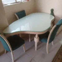 میزناهارخوری با سه عددصندلی