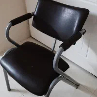 صندلی خوب و محکم