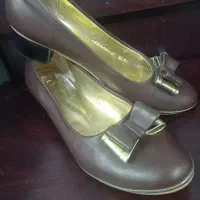 کتونی|کیف، کفش، کمربند|نیشابور, گنبد سبز|دیوار