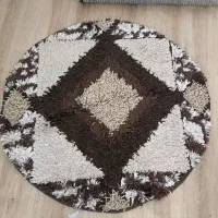 دو عدد فرش گرد مستطیل تخفیف عالی دارد