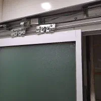 درب شیشه ای برقی