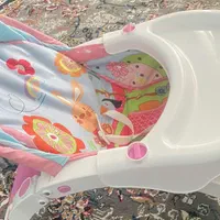 نینی لای لایه و صندلی غذا