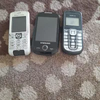 سه عدد گوشی