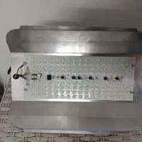پروژکتور  ال ای دی. برق مستقیم