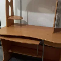 میز تحریرسالم تمیز بدون هیچ شکستگی