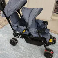 کالسکه دوقلو