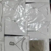 گردنبند عمده|بدلیجات|ری, سرتخت|دیوار