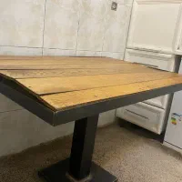 میز ناهارخوری بدون صندلی