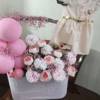 گل و باکس/   دیزاین شده / مناسب کادو و زایمان تولد