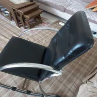 صندلی راحتی گهواره ای چرمی کم کارکرد