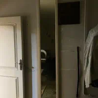 آینه قدی همراه با قاب چوبی