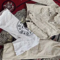 تعدادی لباس بچه گانه در حد نو