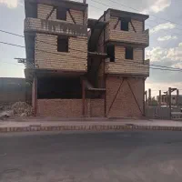 ساختمان-سه-طبقه-خیابان-بخشداری-پاریز