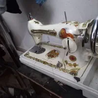 چرخ خیاطی سالم و تمیز