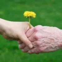 استخدام واعزام مراقب خانم سالمندباحقوق بالادرمنزل