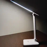 چراغ مطالعه تک