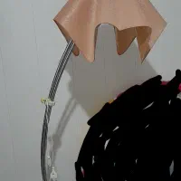 آباژور ایستاده