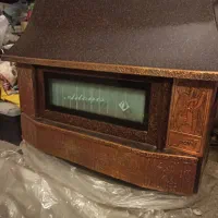 بخاری شومینه ای بزرگ با لوله و شیلنگ