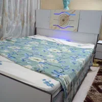 تخت دونفره کاملا سالم  قیمتش ۱۵ میلیون