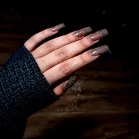 مدل برای کاشت ناخن میخوام