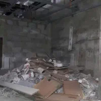 نظافتچی ساختمانی در حال ساخت