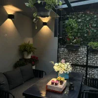 باریستا ماهر خانم در کافه فست فود بنیتا